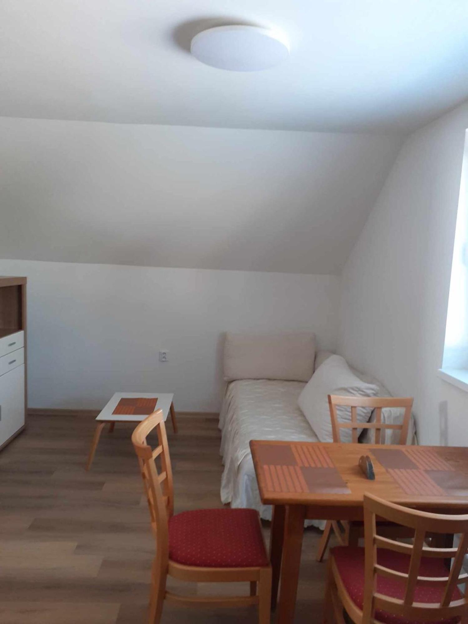 Apartmanovy Dum Terka Зазріва Екстер'єр фото